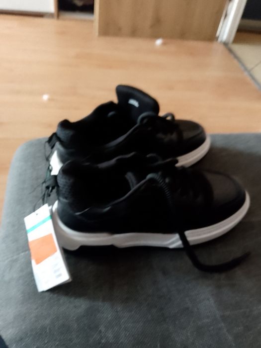 Sprzedam nowty buty  Sinsay