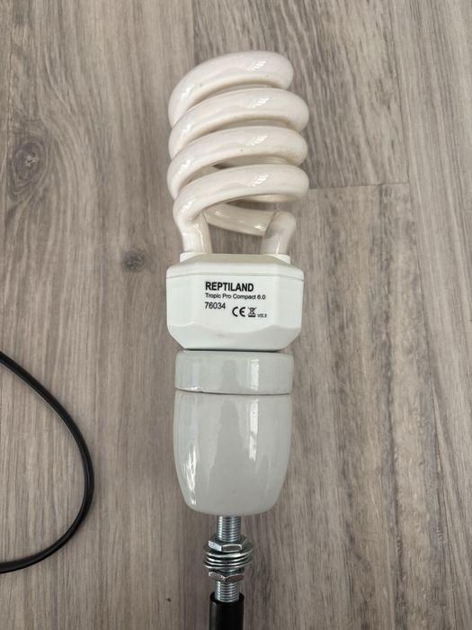 Żarowka UVB + ceramoczna oprawa do zarowki