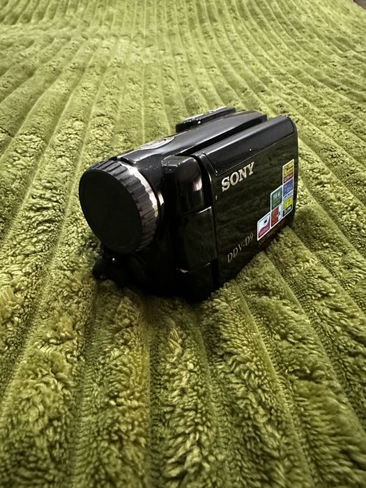 Відеокамера Sony DCR-DVD9