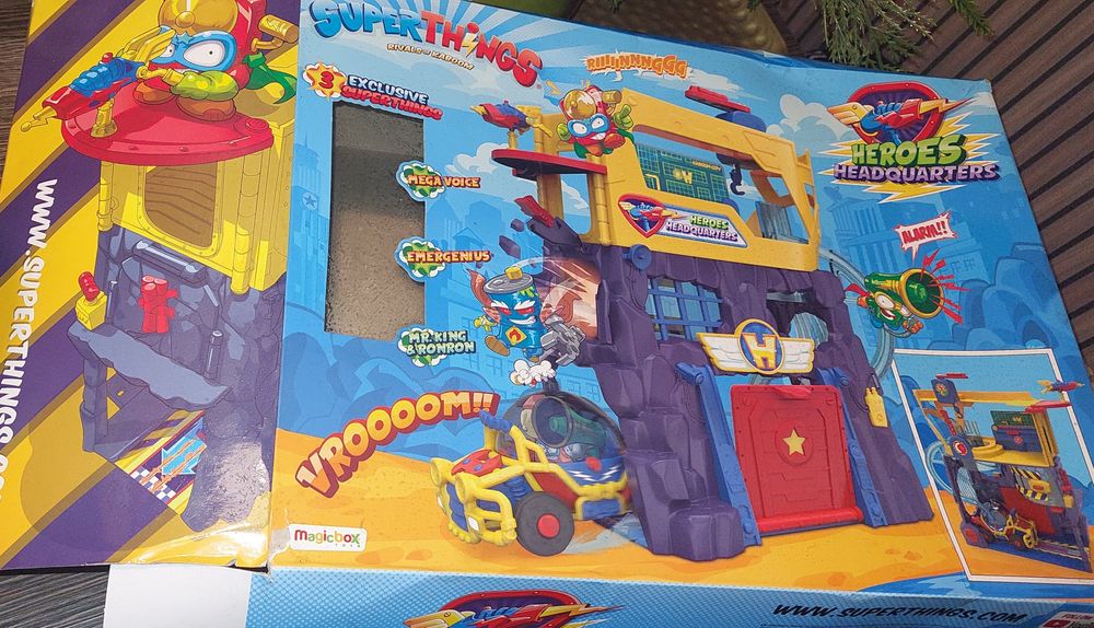 Super things heroses headquarters