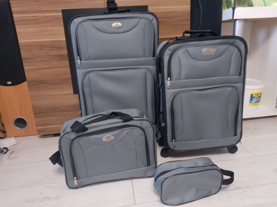 Zestaw walizek podróżnych 4-częściowy Kesser