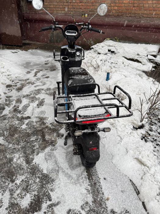 Скутер, електроскутер 1200w акум 72 v 65ah