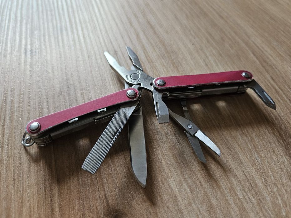 Multitool leatherman squirt ps4