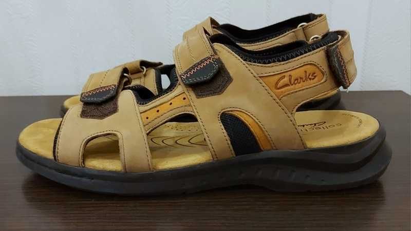 Сандалі     Clarks