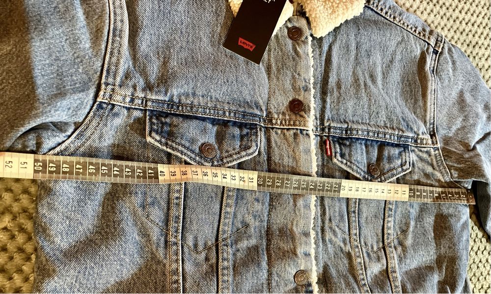 Casaco sherpa levi’s novo , XS