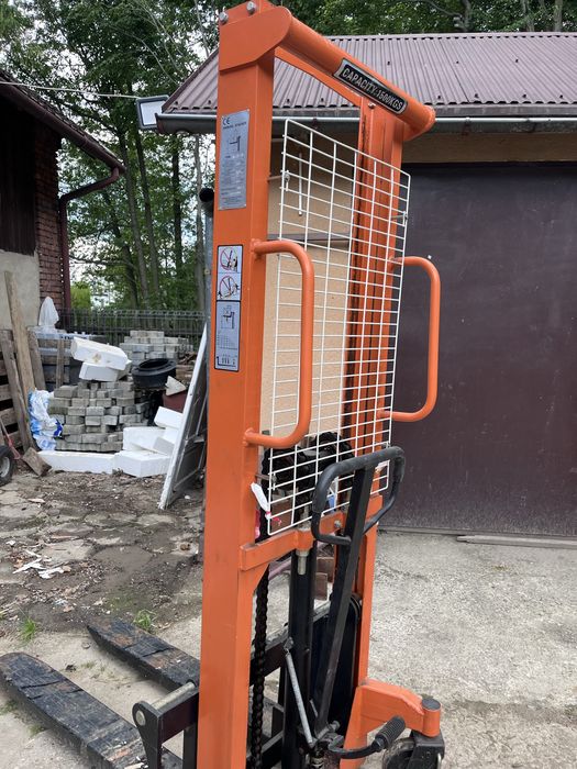 Wózek masztowy ręczny