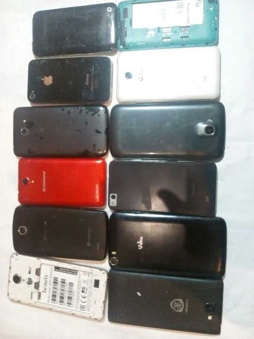 Продам сенсорні телефони на запчастини.