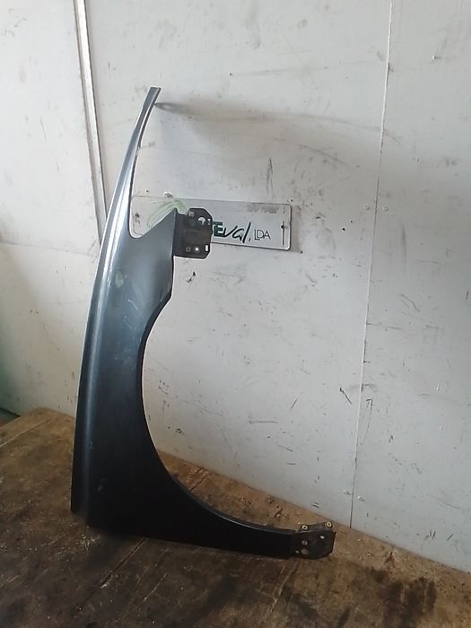 Guarda-lamas direito VOLVO V50 (MW)