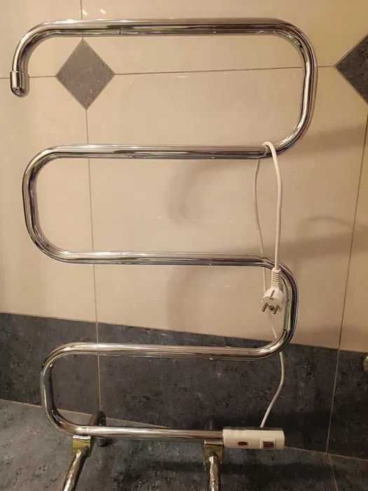 Полотенцесушитель электрический Keramac 9560С напольный г Сумы.