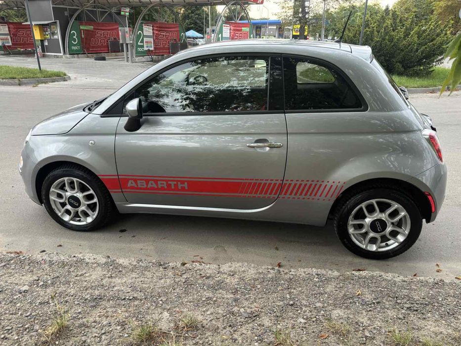 Автомобіль  Fiat 500