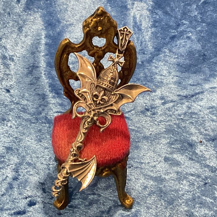 Pendente em prata bat king 19 cm.    Anúncios abaixo