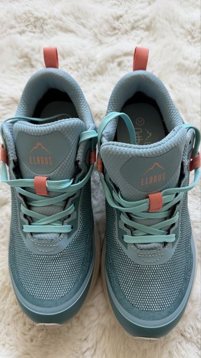 Sprzedam buty Elbrus raz użyte wystawiam jako nowe bez metki.
