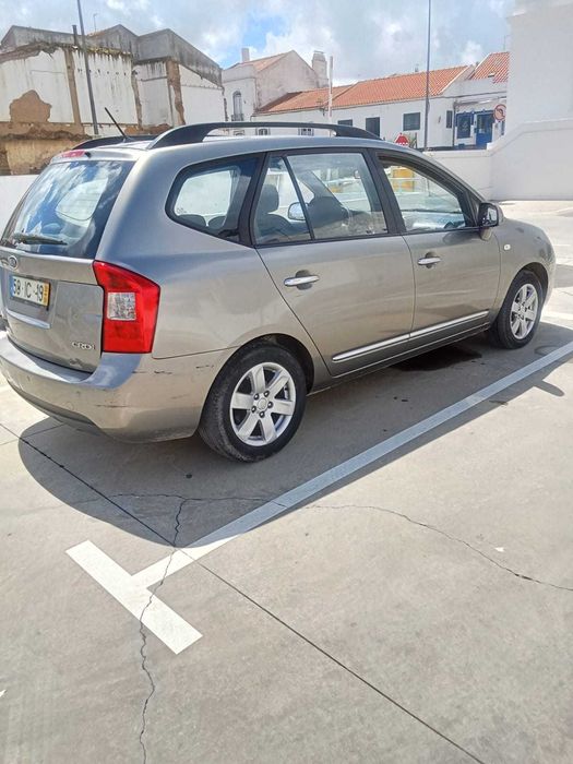Kia Carens - 7 Lugares