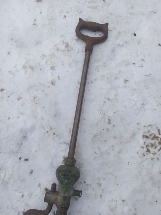 Антикварний ретро ручний насос для рідини mewi