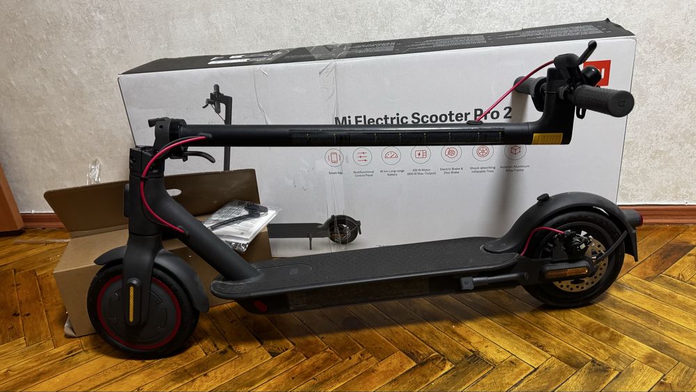 Продам електросамокат Xiaomi mi electric scooter pro 2