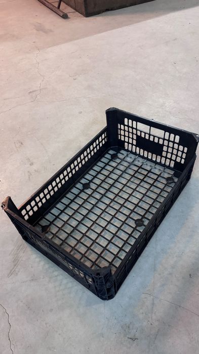 Lote de cestos / caixas plásticas para fruta