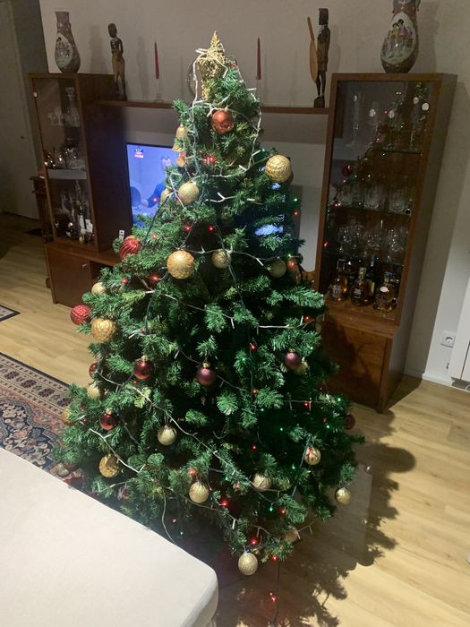 Arvore Natal com todos os enfeites e iluminaçoes