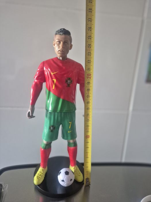 Estatueta do Cristiano Ronaldo Nova  com Altura de 27cm na sua Caixa Selada.