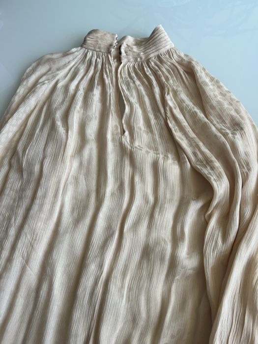 Blusa tamanho S, Massimo Dutti.