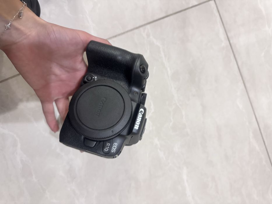 Canon EOS R10 + RF-S 18-150mm F3.5-6.3 IS STM — новий