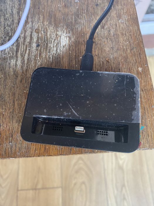 Зарядний пристрій для айфона