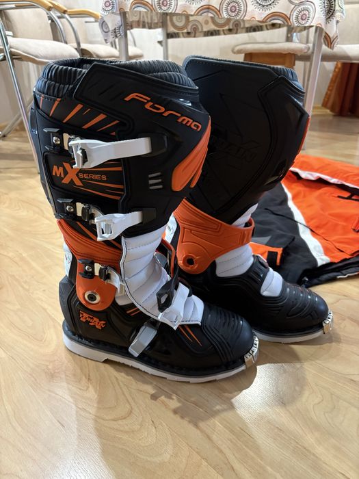 Мотоботы Forma новые 41- 41,5 размер