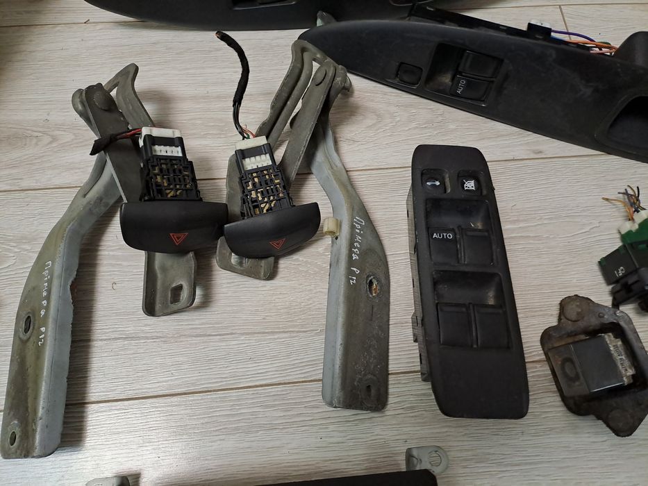 Дзеркало/ Приборна панель Nissan Primera P12