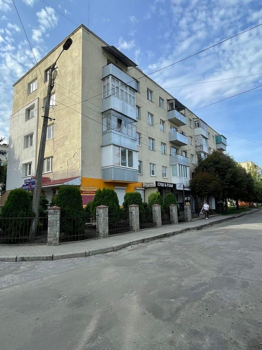 Трикімнатна квартира з новим сучасним ремонтом