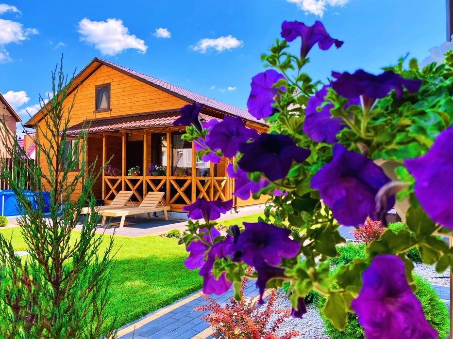 Посуточная аренда дома с сауной на Осокорках. Подобова оренда будинку.