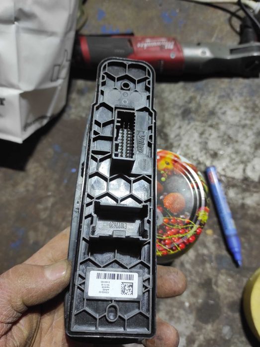 sprzedam do megane Iv sterowanie szybami panel