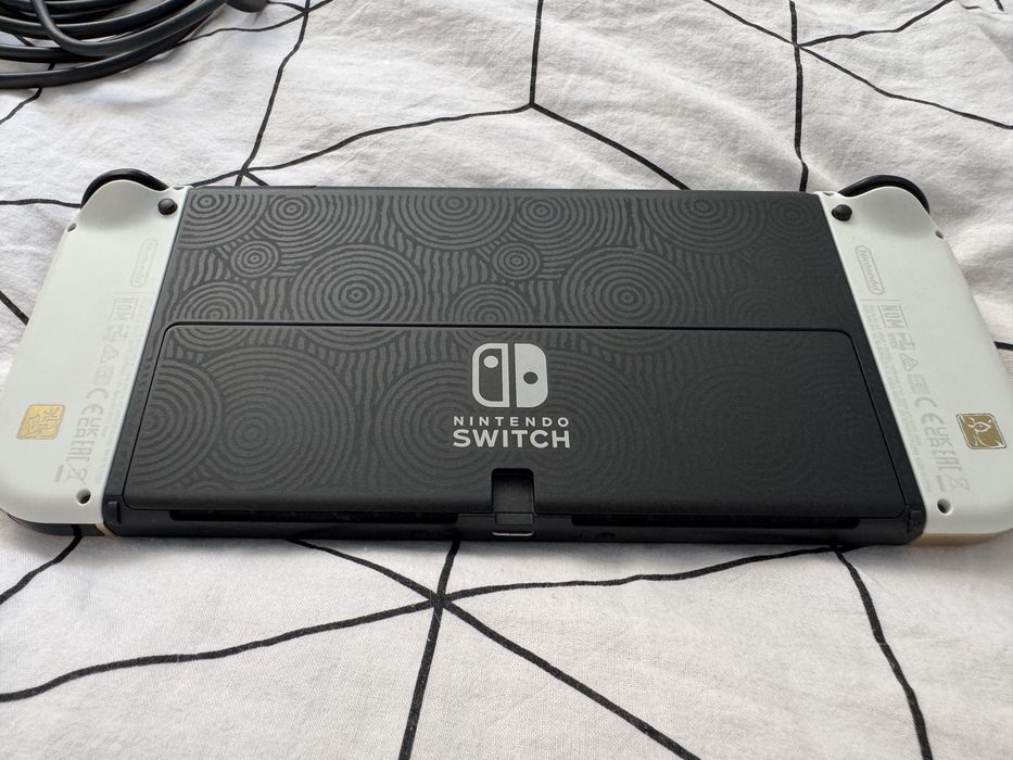 Nintendo Switch OLED Limited Edition Zelda TOTK