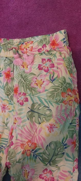 Zwiewne joggersy HM 134