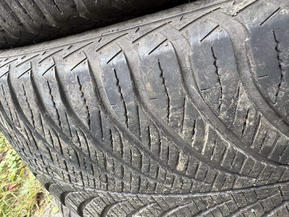 Opony zimowe goodyear 235/50/18