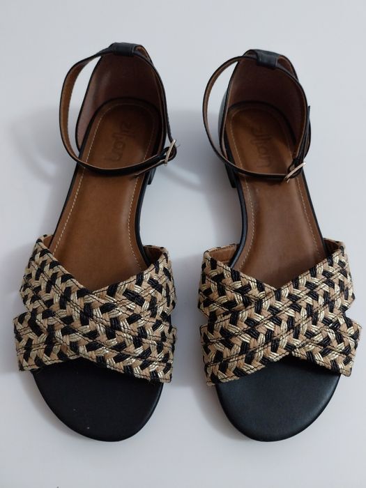 Sandálias Zilian Tam. 38 em Pele