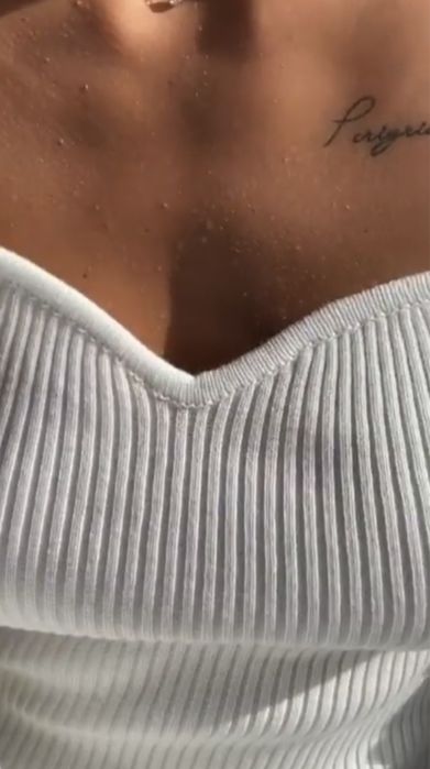 Неймовірна сукня