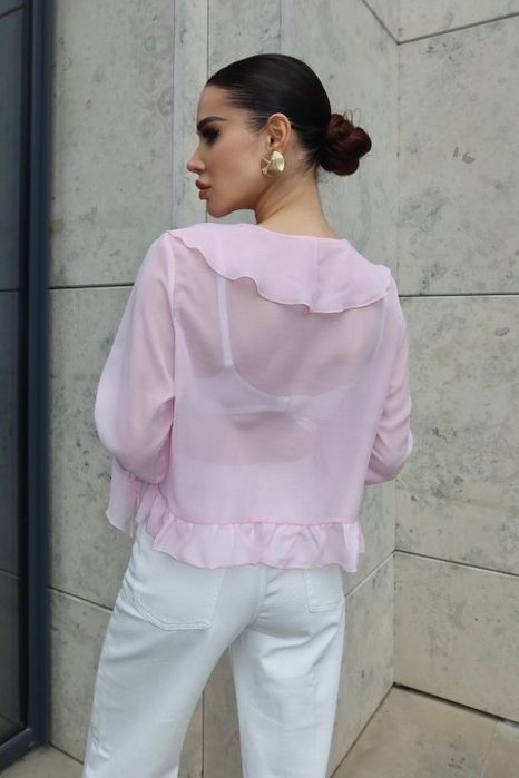 Ніжна шифонова блуза з воланами пудрового кольору