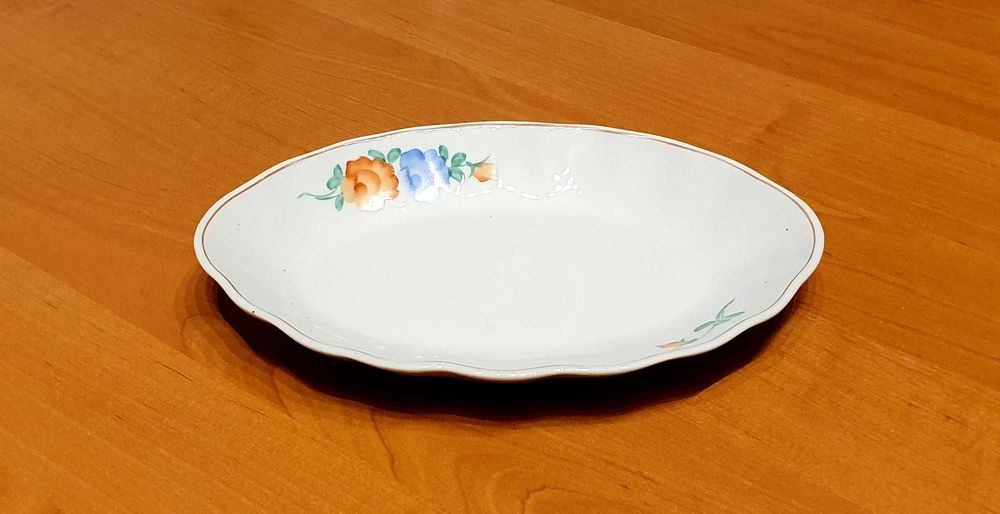 Duży i pojemny półmisek. PRL – porcelana koreańska D.P.R.K