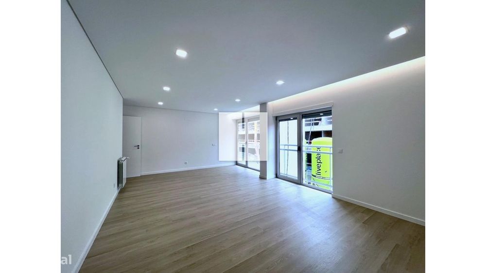 Apartamento T2 c/ Parqueamento — Buarcos, Coimbra