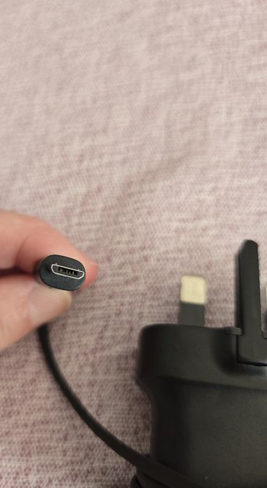 New USB-C Charger with UK Plug for Sale447347054567106561