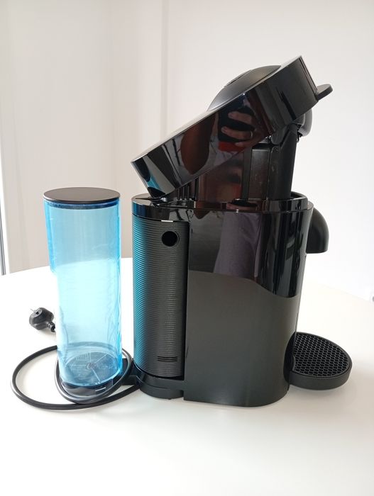Máquina de café Nespresso Vertuo Plus