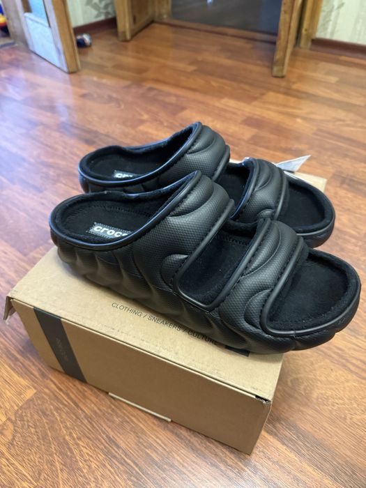 Шльопанці Crocs Classic Cozzzy Overpuff Sandal black, крокси, шлепанцы