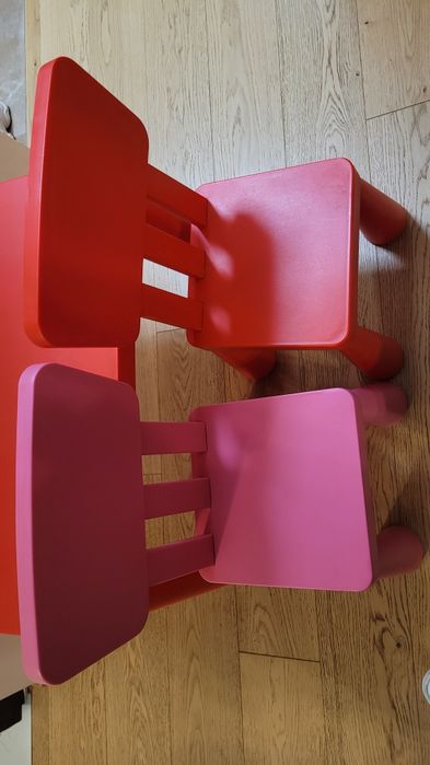 Stolik Mamut+2 krzesełka ikea