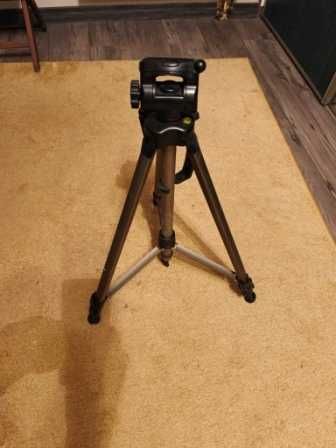 Canon EOS 600D i Nikon D60