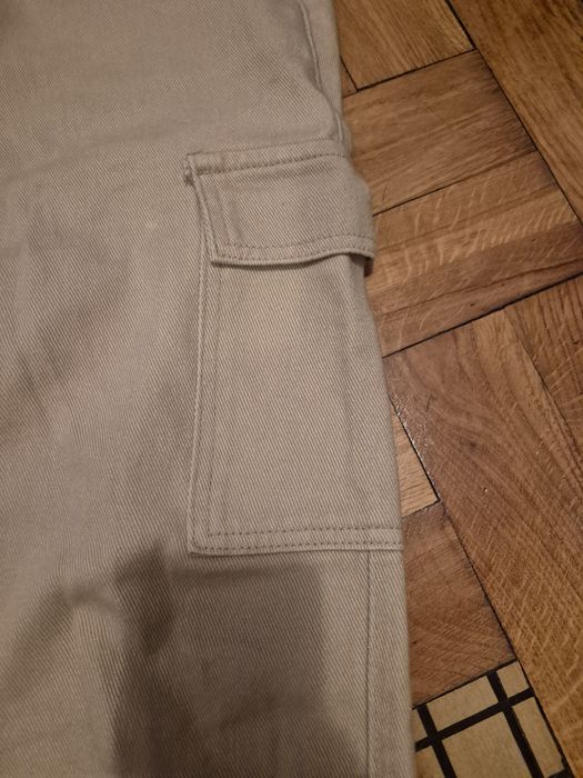 Nowe spodnie bojówki beżowe