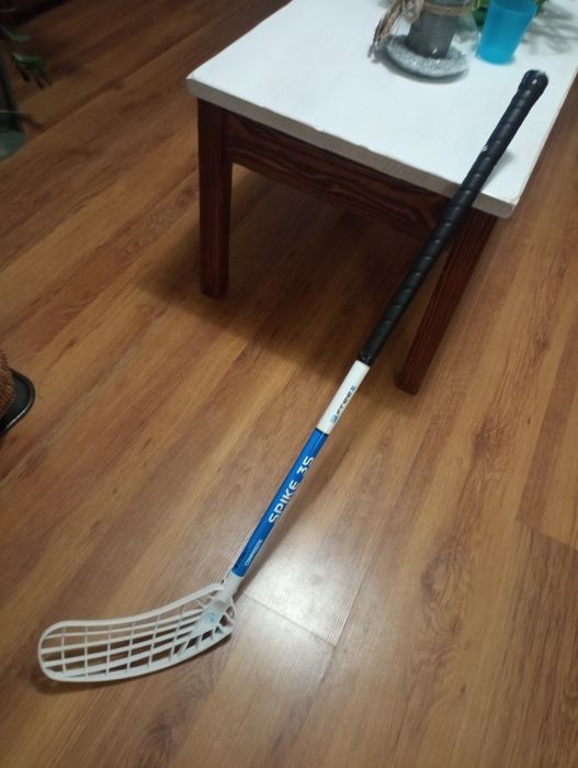 Kij do unihokeja prawy