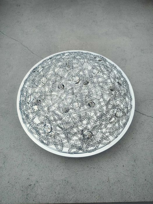 Stylowy, okrągły plafon sufitowy z kryształkami