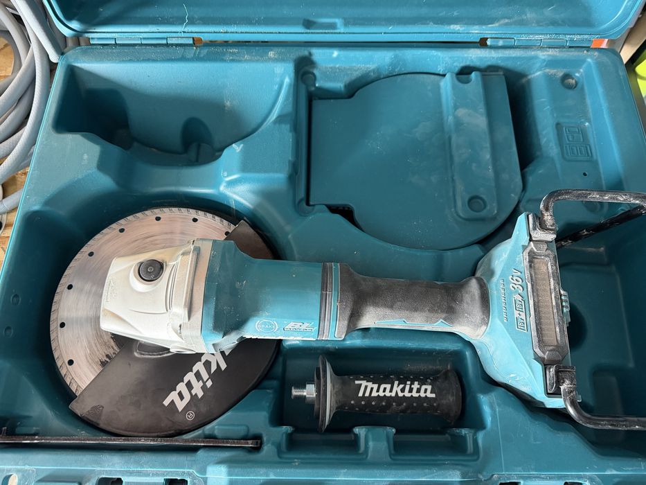 Акумуляторна кутова шліфмашина Makita LXT DGA900