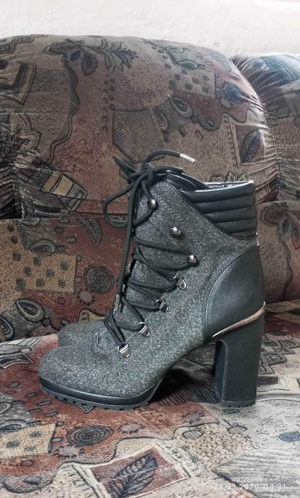 Buty damskie botki DKNY 40