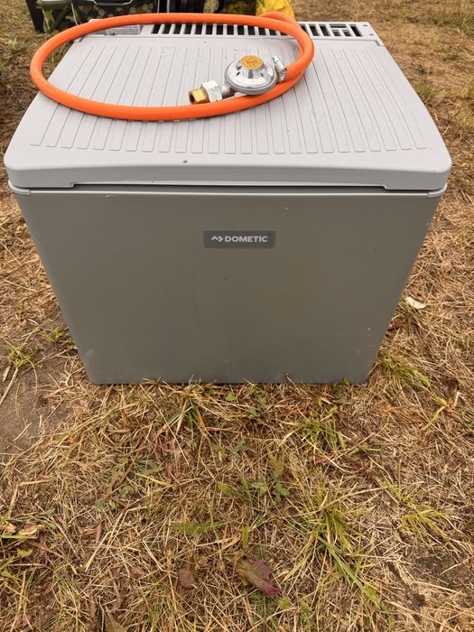Lodowka dometic absorpcyjna gaz/12v/230v  na ryby ,dzialke ,do kampera