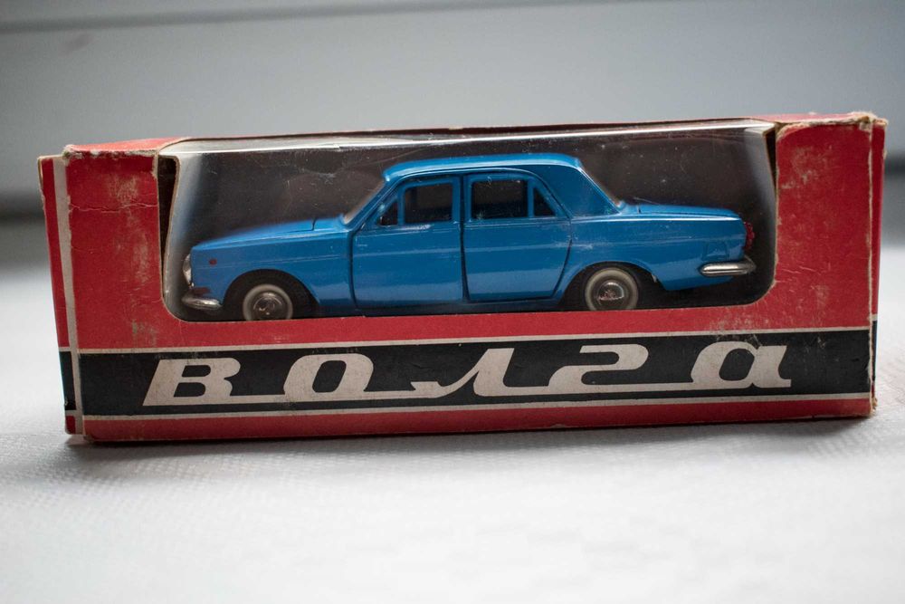 Волга ГАЗ-24 в мастшабе 1:43 в оригинальной коробке
